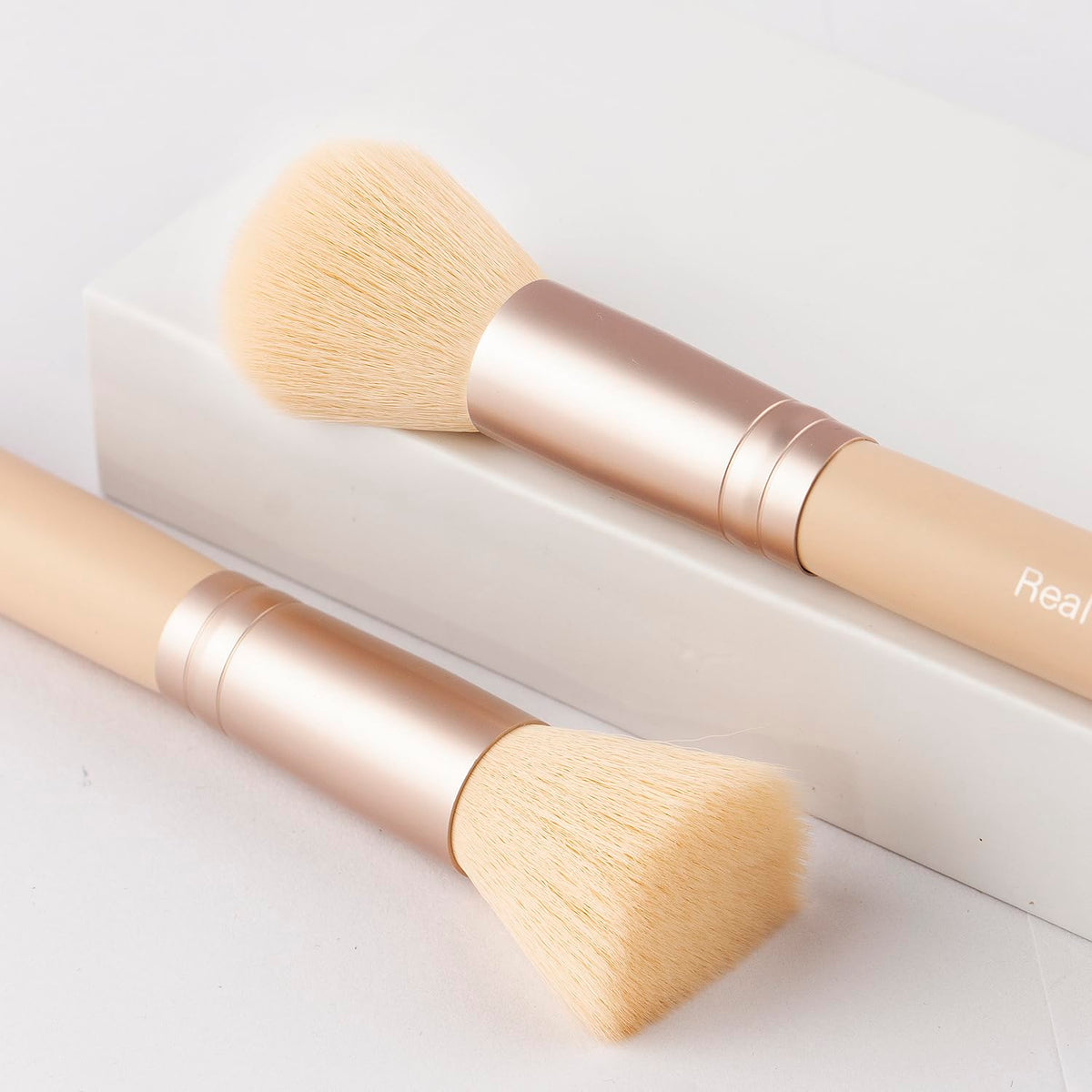Real Perfection Makeup Brush Set (16 Pieces)