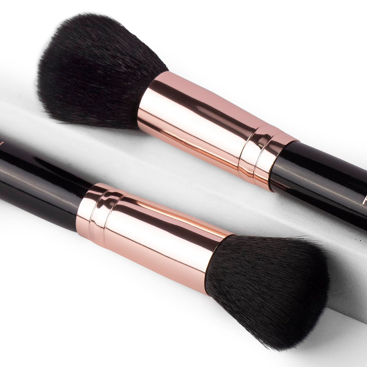 Real Perfection Makeup Brush Set (16 Pieces)