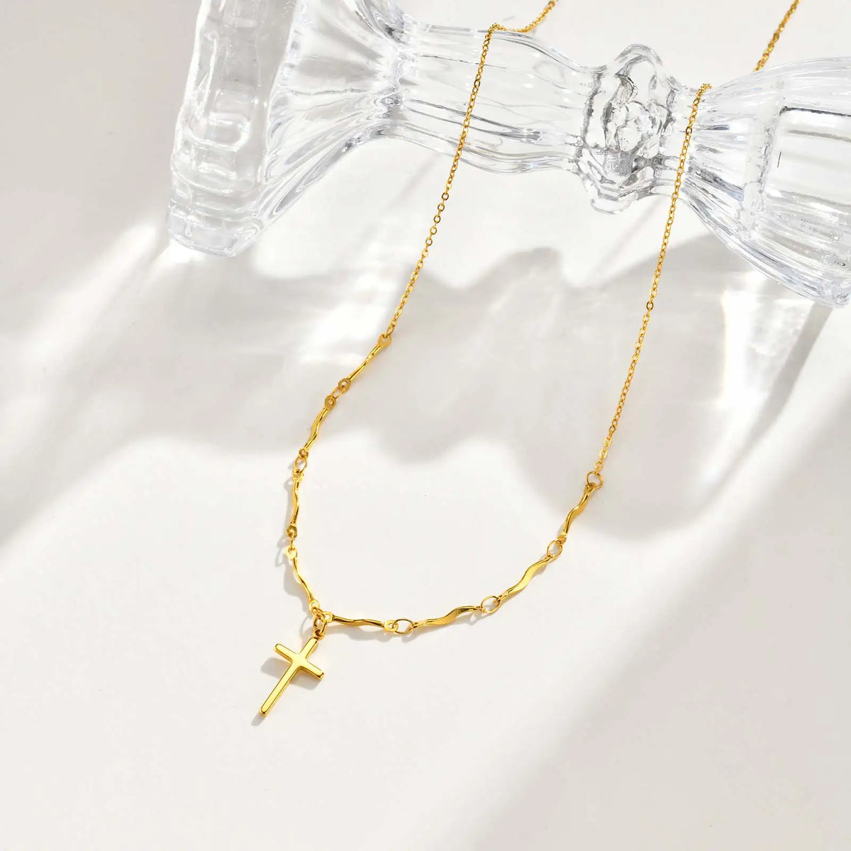 Stainless Steel Cross Pendant Necklace Non-fading Gold Plated Wave Chain Charm Necklace Jewelry