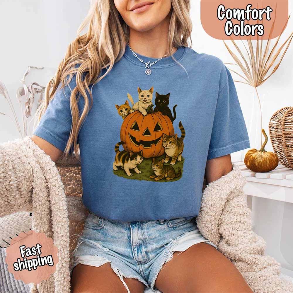 Vintage 90s Cat Halloween Comfort Colors Shirt – Retro Tee for Cat Lovers
