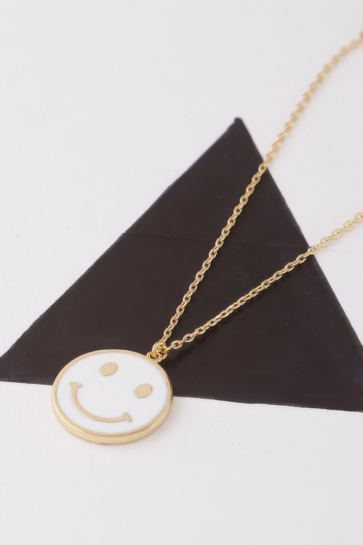 Women's Smiley Face Pendant Necklace