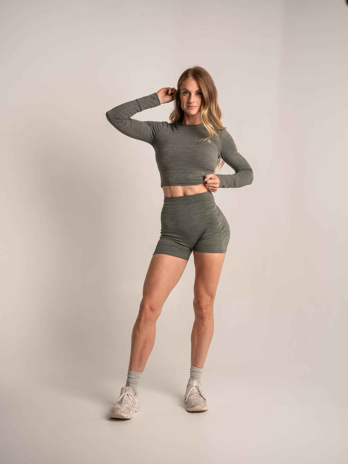 Women's Debut Crop Long Sleeve Shirt- Ivy