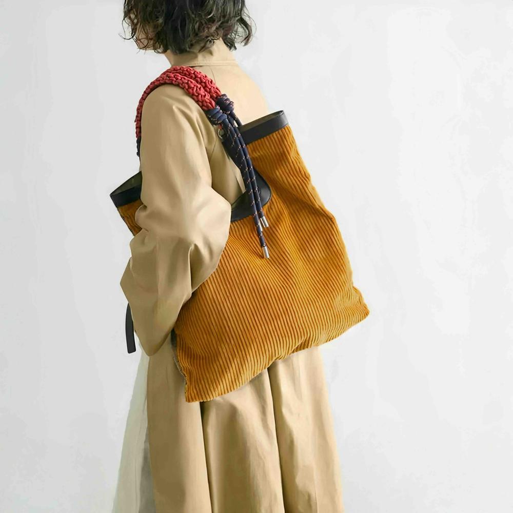 Women's Gentle Beam Tote Bag