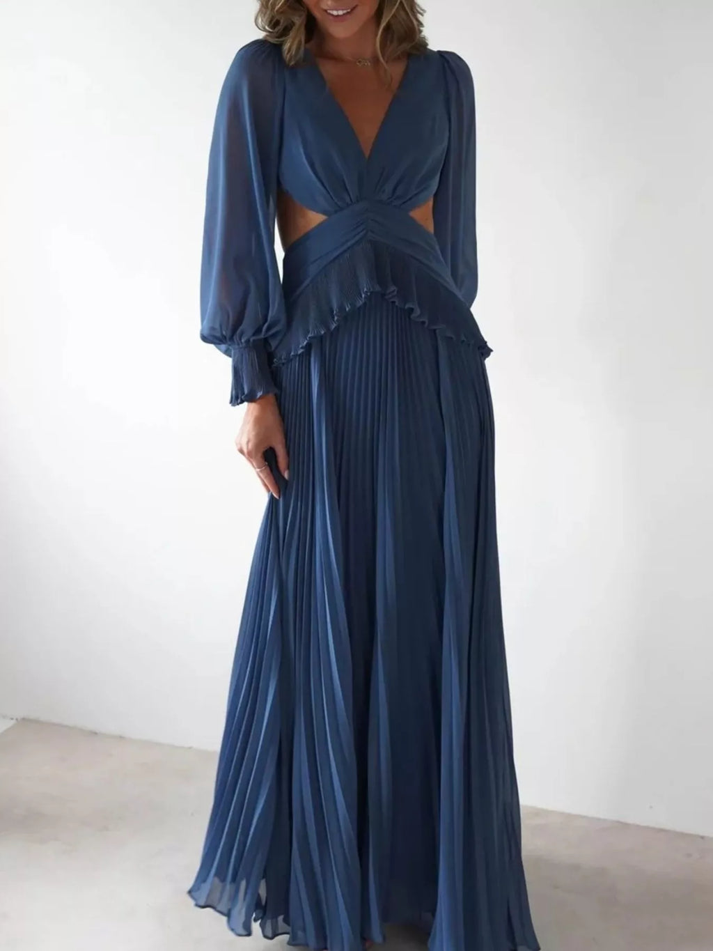 Backless Pleated Long Sleeve Maxi Dress