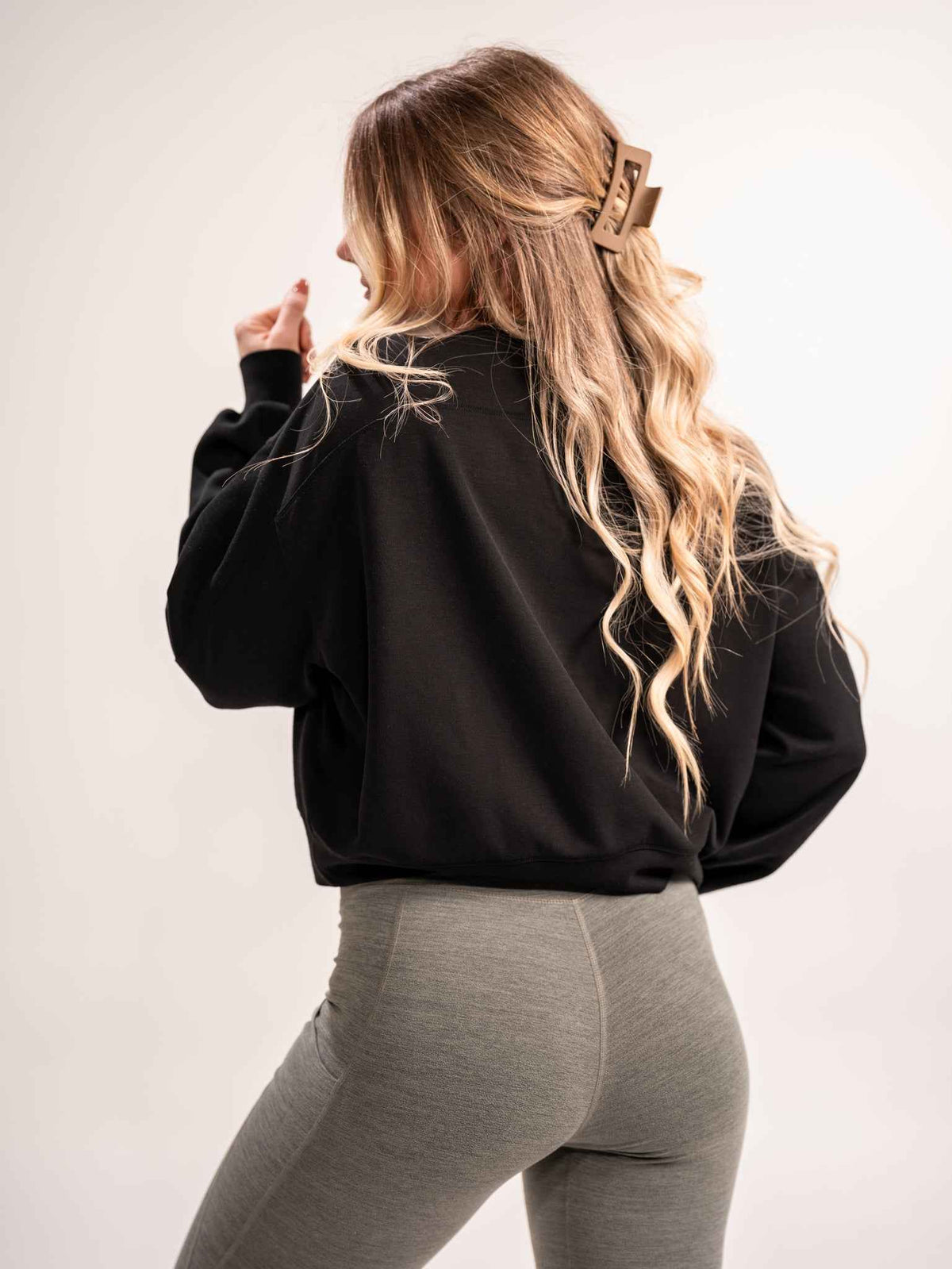 Women's Rouse Pullover- Black